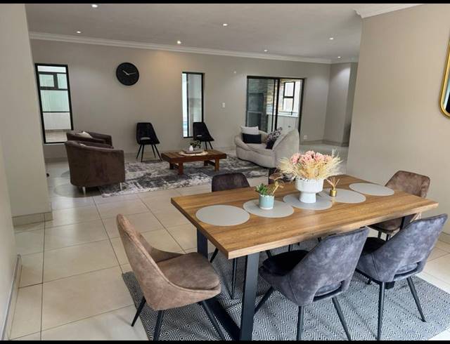 6 BEDROOM HOUSE FOR SALE IN MIDSTREAM ESTATE